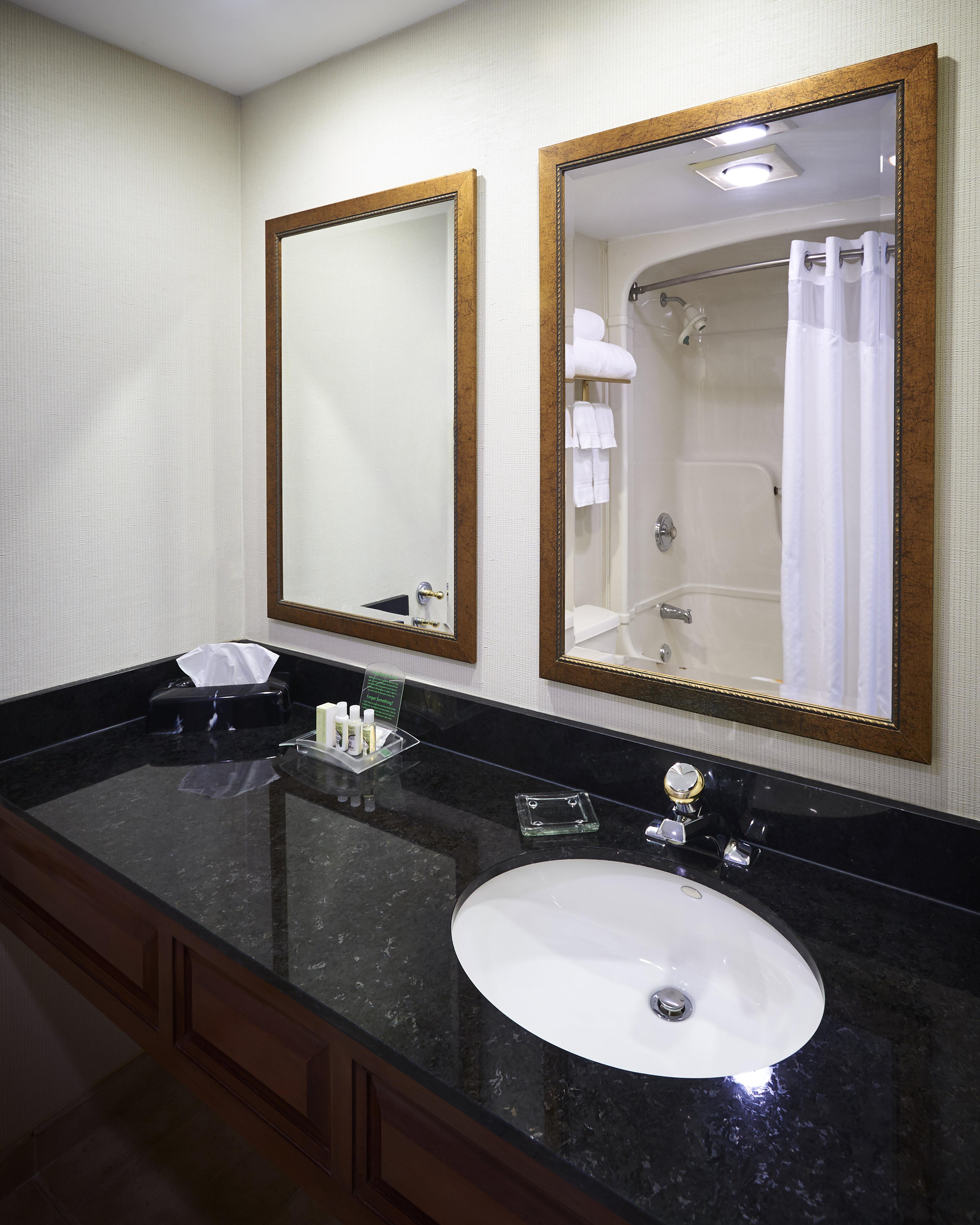 Holiday Inn & Suites Oakville At Bronte By Ihg מראה חיצוני תמונה